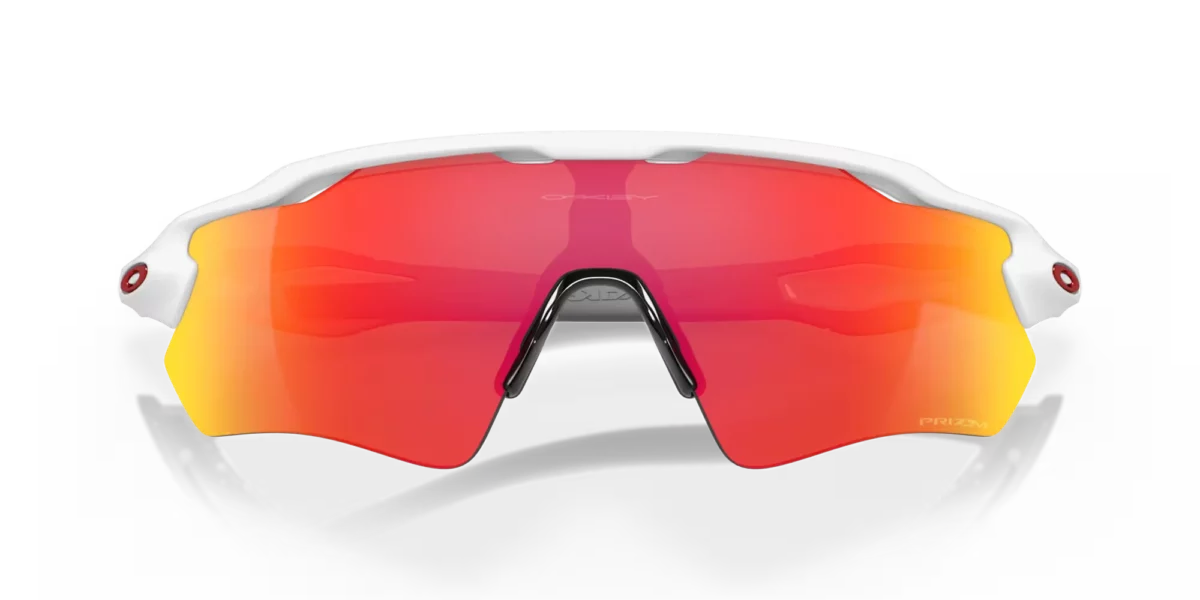 Gafas de sol Oakley Radar EV Path con lente color ruby vista frontal cerradas