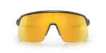 Gafas de sol Oakley Sutro Lite con lente color 24K vistas de frente
