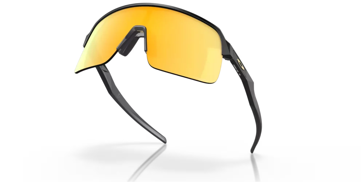 Gafas de sol Oakley Sutro Lite con lente color 24K vista inferior