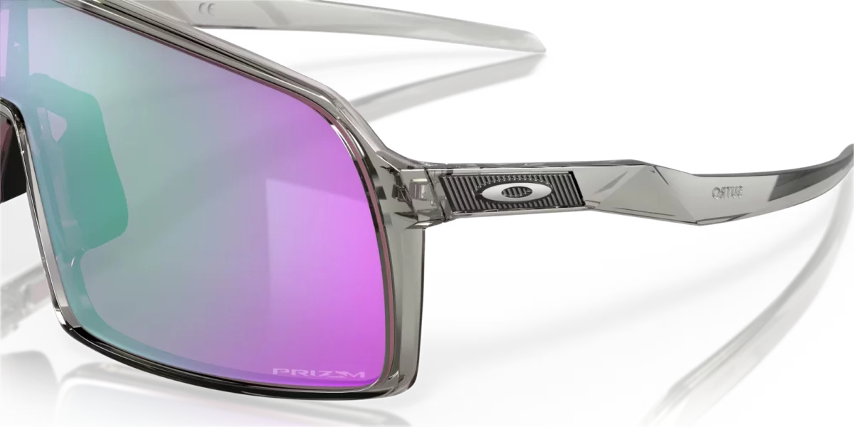 Gafas de sol Oakley Sutro con lente color road jade detalle lateral