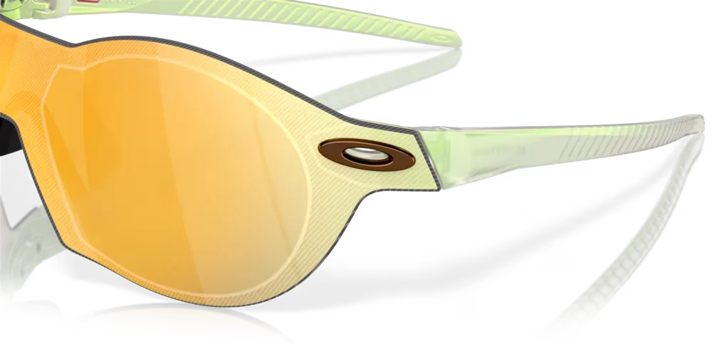 Gafas de sol Oakley ZubZero con lente color 24k detalle lateral