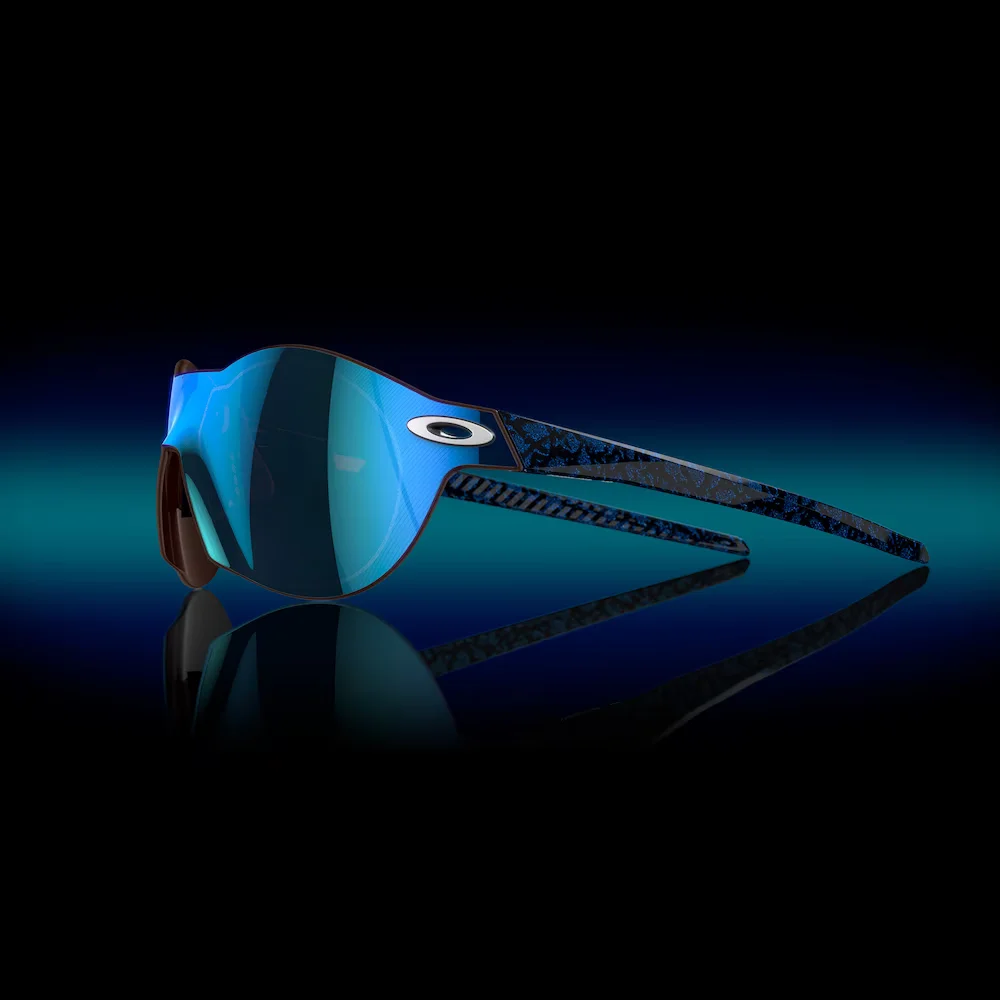 Gafas de sol Oakley ZubZero con lente color sapphire vista lateral