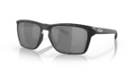 Gafas para sol Oakley Sylas con lente color negro y montura negra