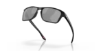 Gafas de sol Oakley Sylas con lente color prizm black vista inferior