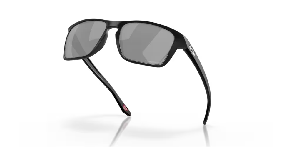 Gafas de sol Oakley Sylas con lente color prizm black vista inferior
