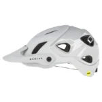 Vista lateral de casco de ciclismo gris Oakley Drt5