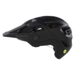 Vista lateral de casco de ciclismo negro Oakley Drt5 maven