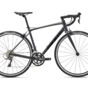 Bicicleta de ruta Giant Contend 3 color negro plateado